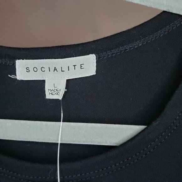 NWT Socialite Twist Front‎ Top in black - Picture 5 of 8